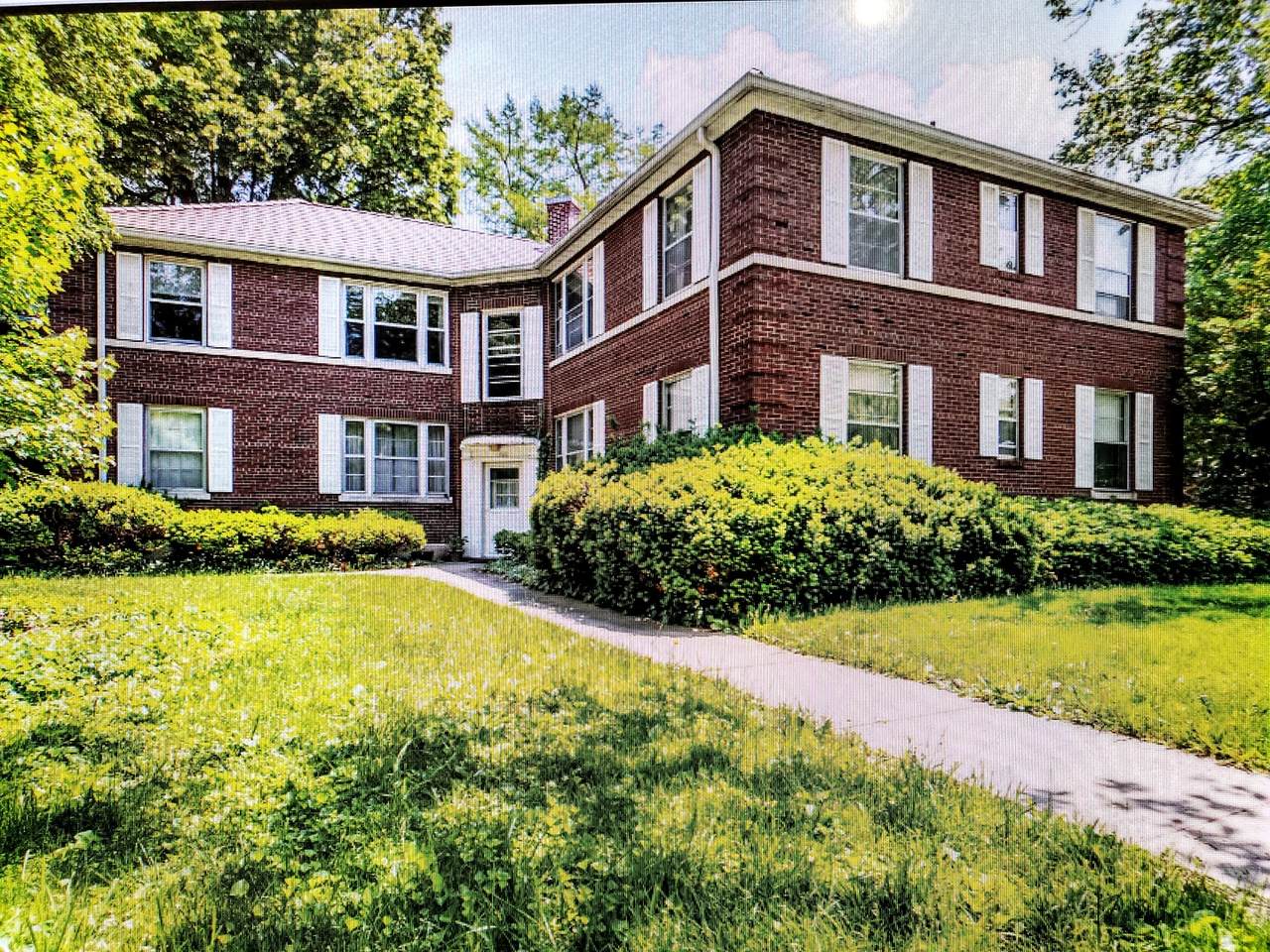 1502 Race Street - Photo 1