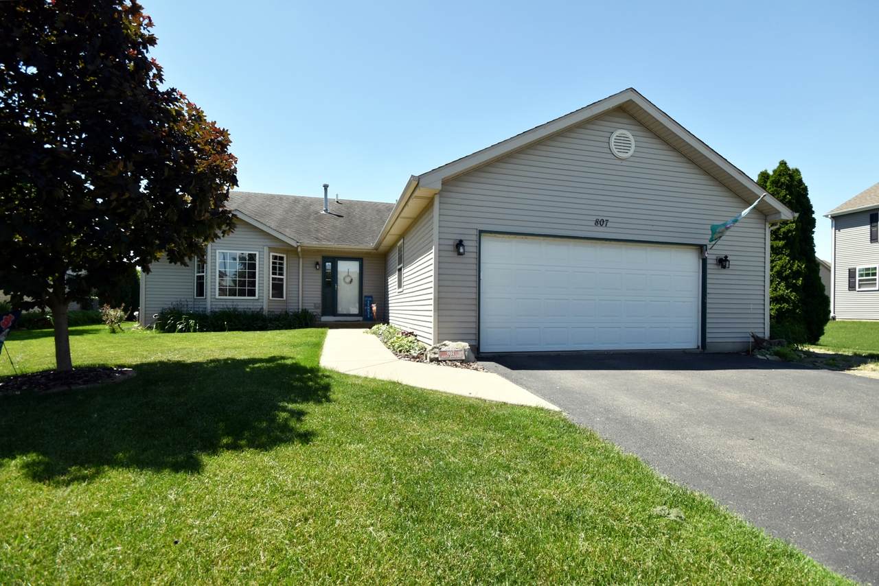 807 Vertin Boulevard - Photo 1