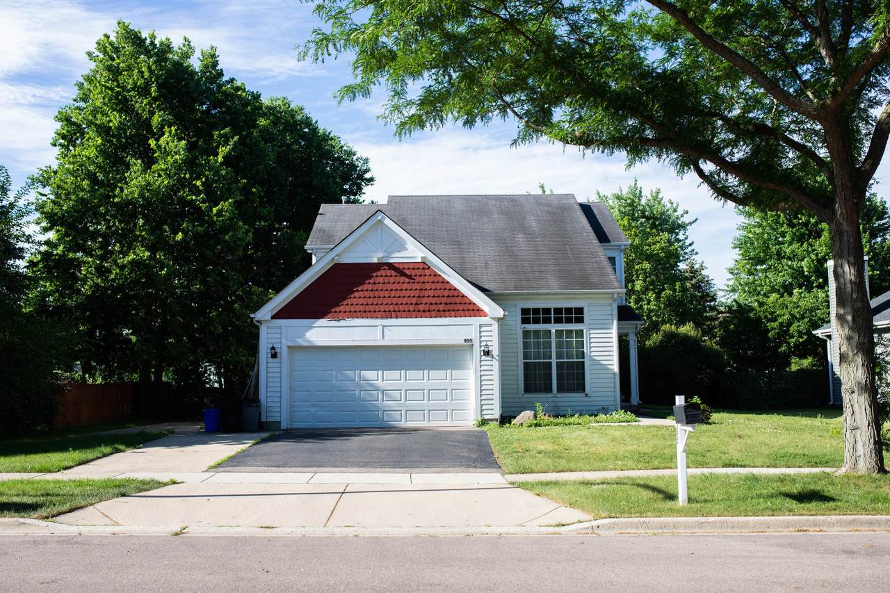 895 Medford Drive - Photo 1