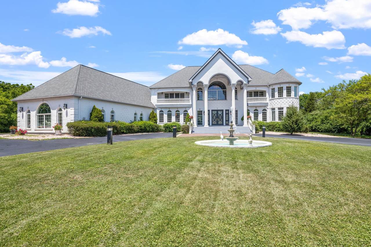 861 Oldfield Road - Photo 1