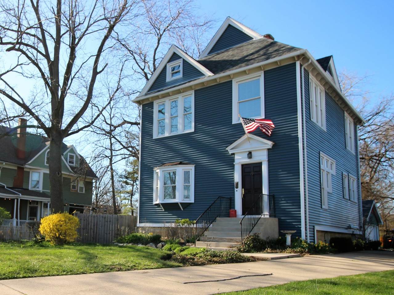 2114 112th Street - Photo 1