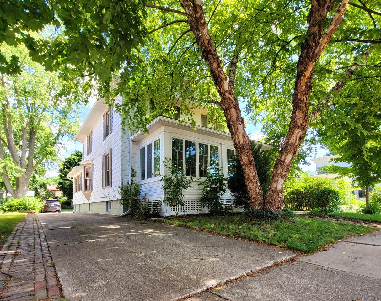 411 Houston Street - Photo 1