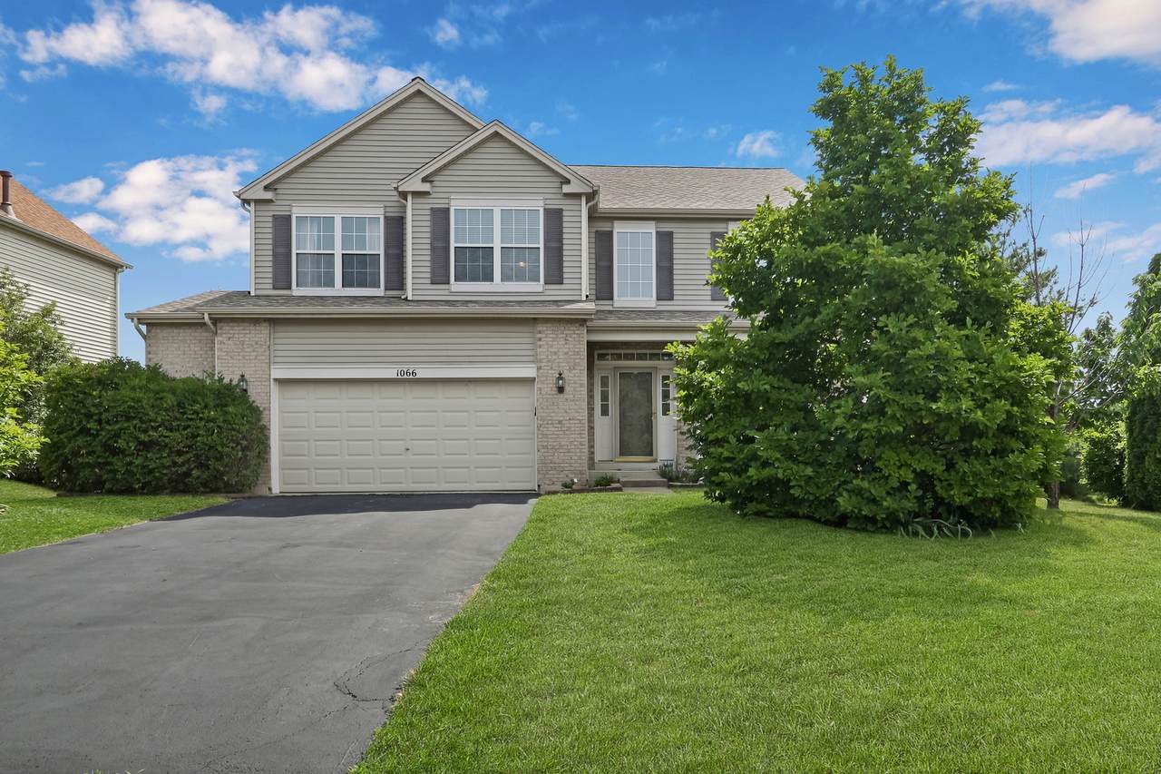 1066 Waterview Circle - Photo 1
