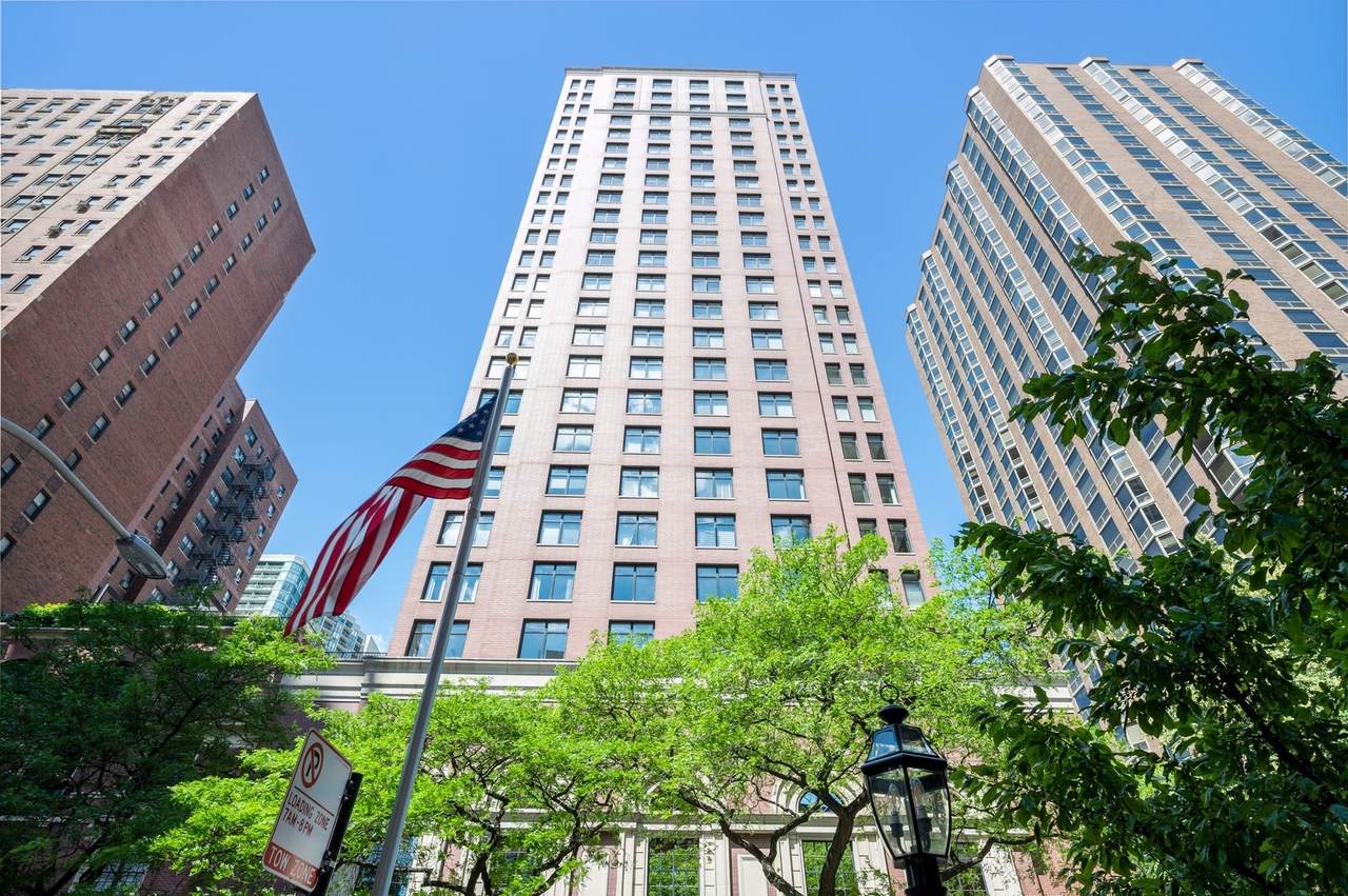 1122 Dearborn Street - Photo 1