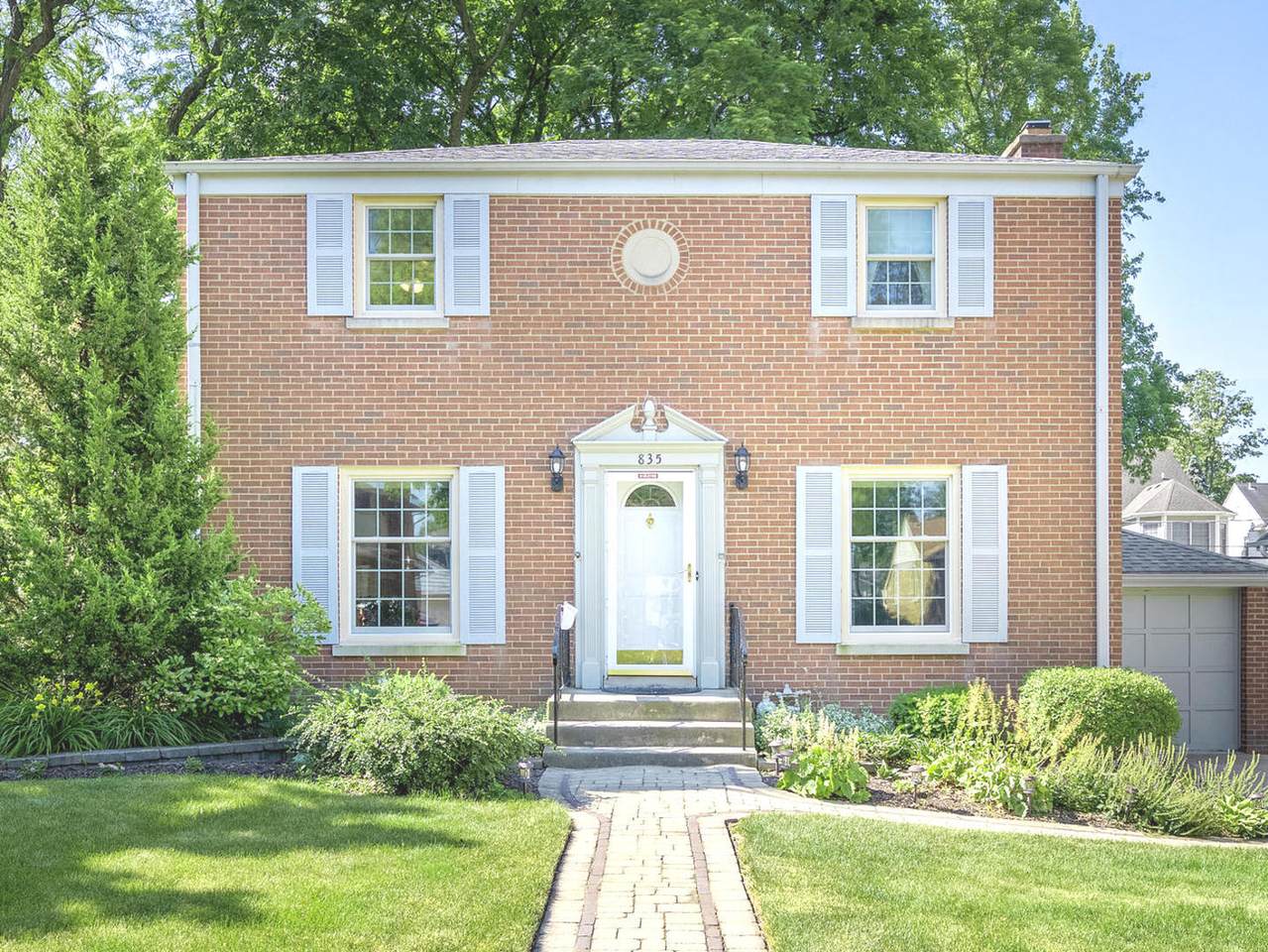 835 Sheridan Place - Photo 1