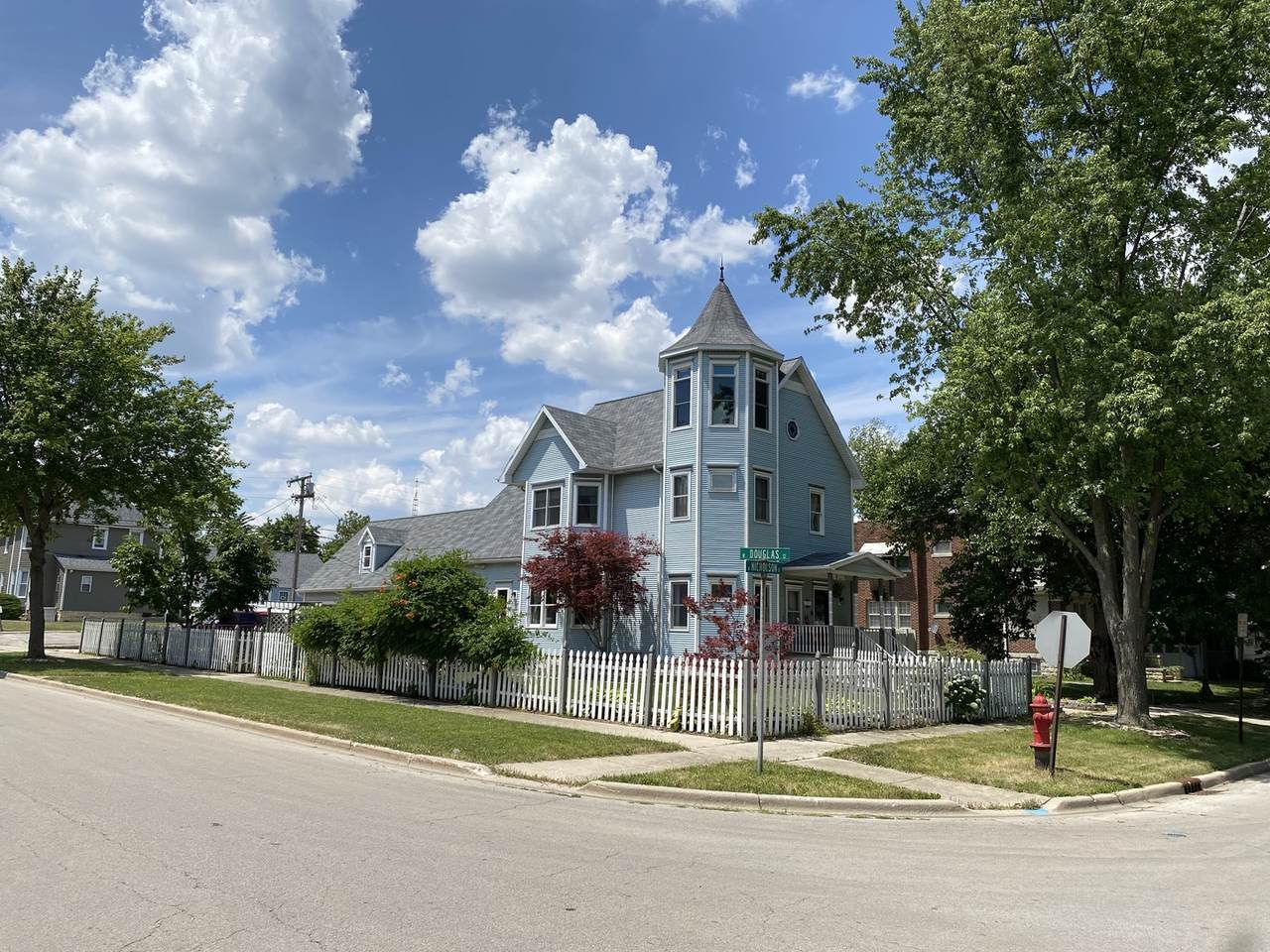 601 Nicholson Street - Photo 1