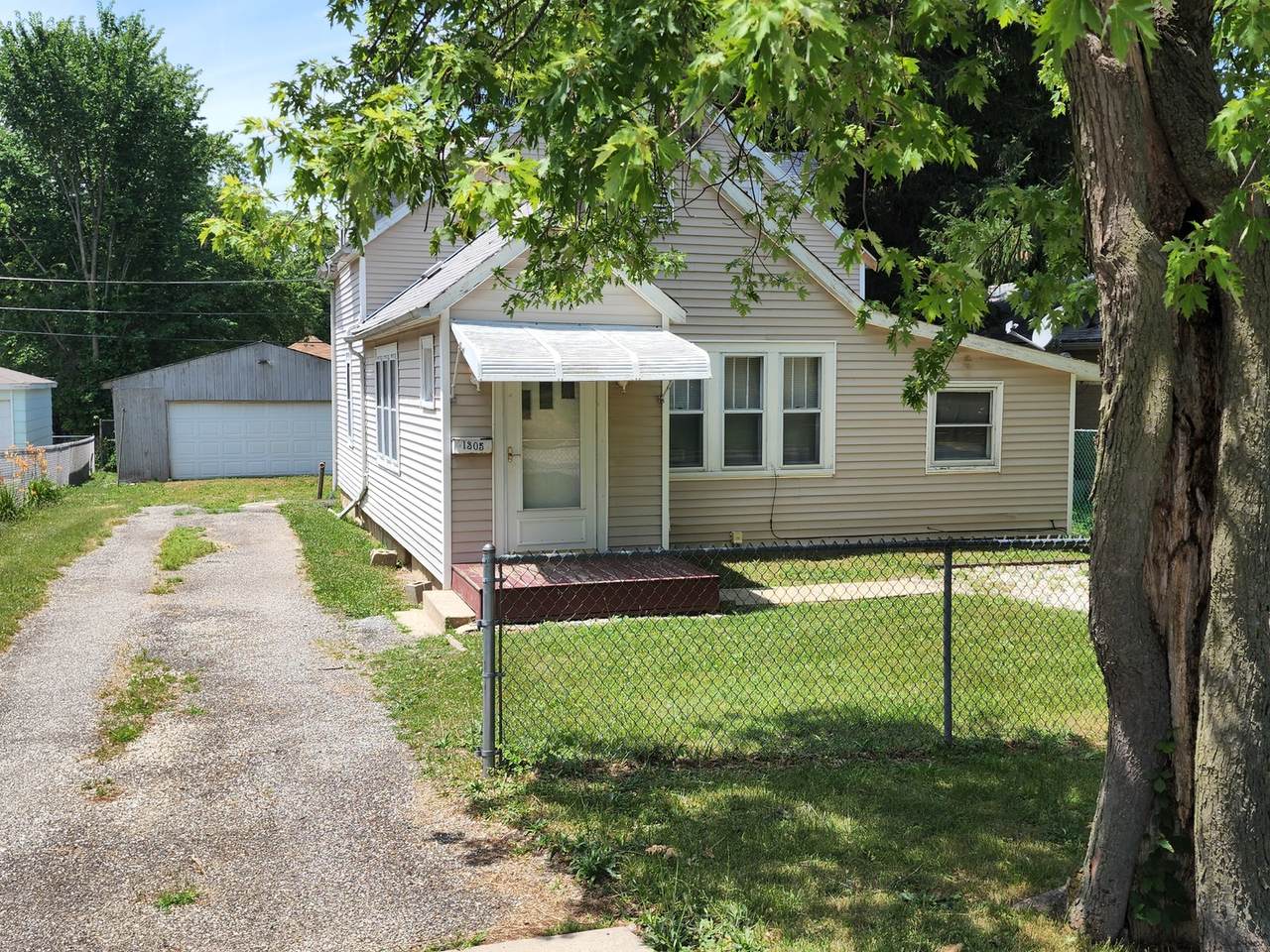 1305 California Avenue - Photo 1