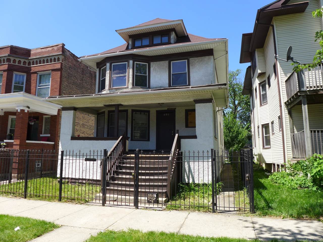 548 Leclaire Avenue - Photo 1