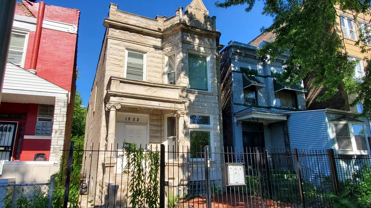 1922 Sawyer Avenue - Photo 1