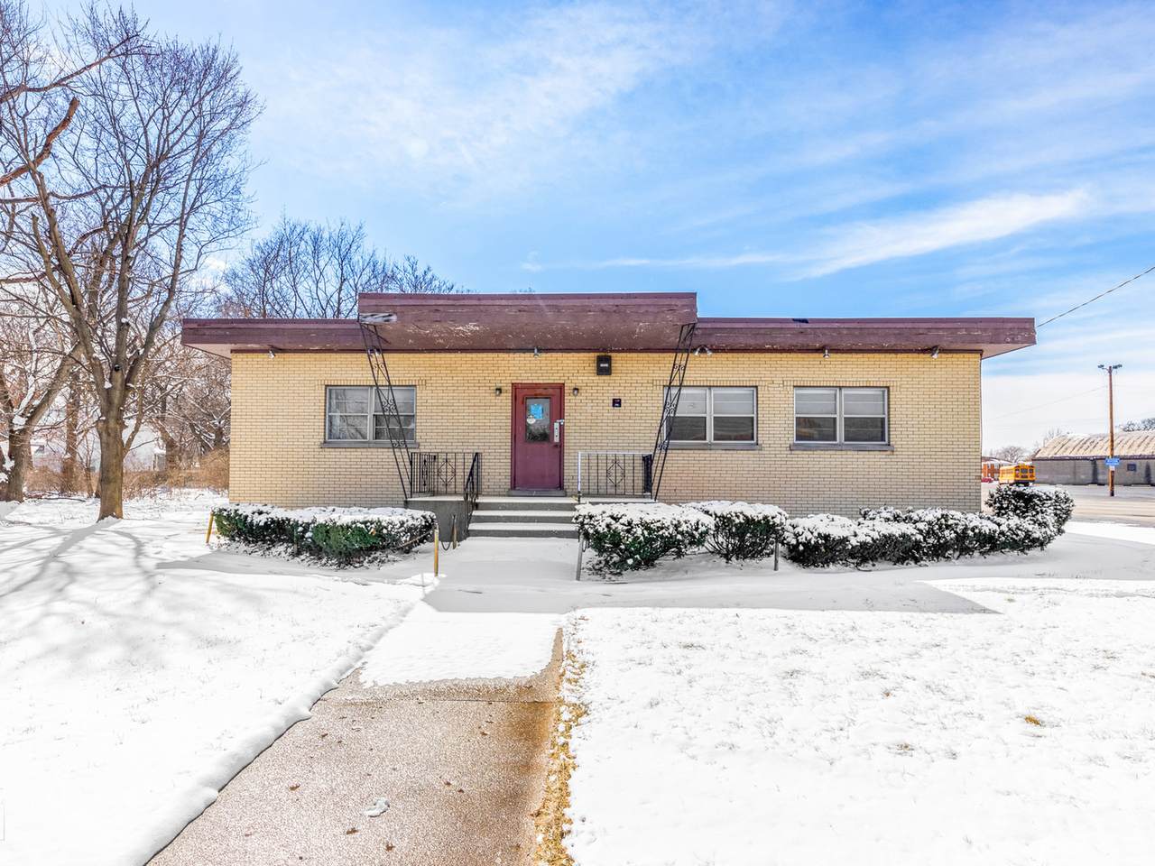 15022 Lincoln Avenue - Photo 1