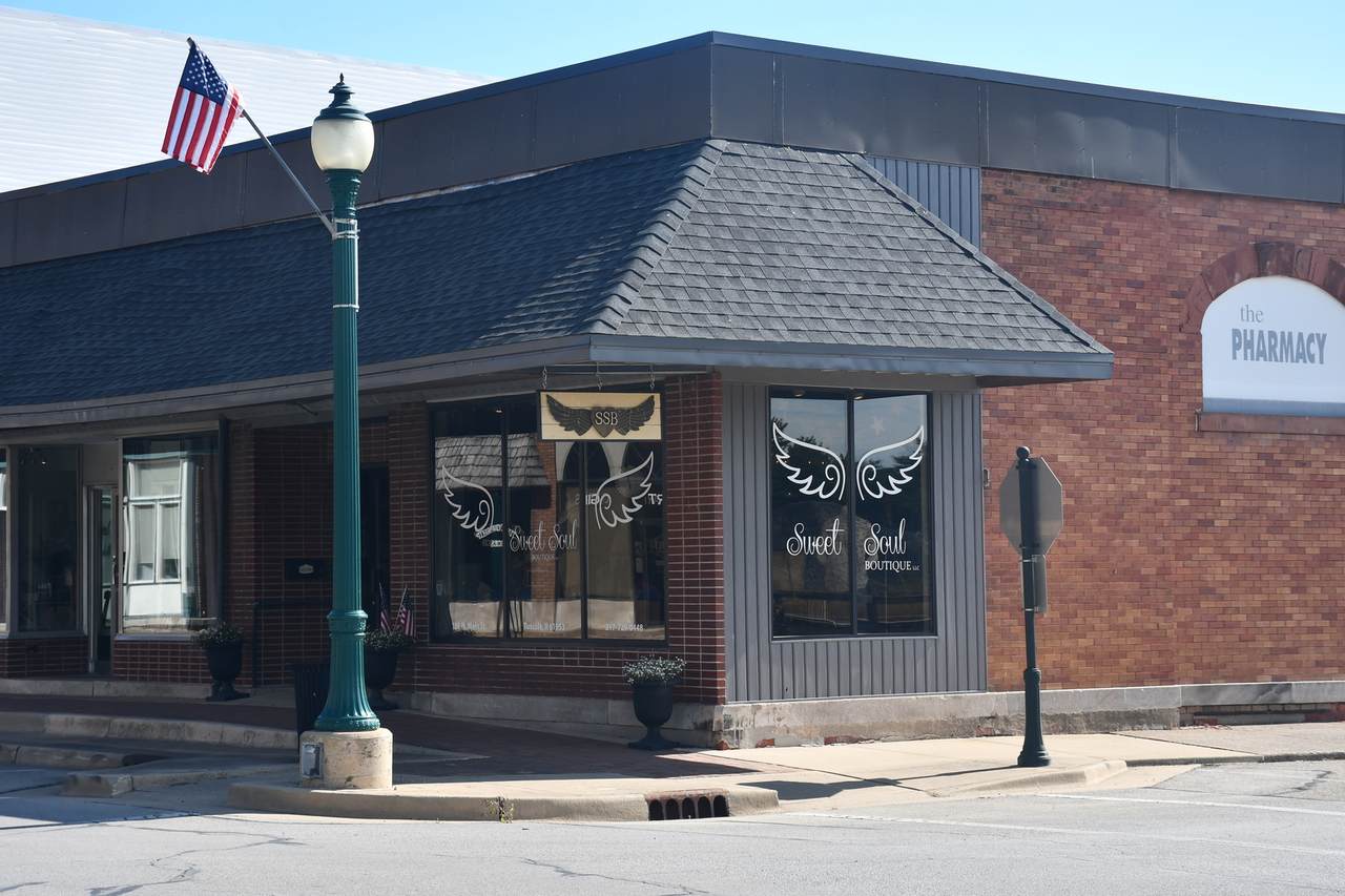 101 Main Street - Photo 1