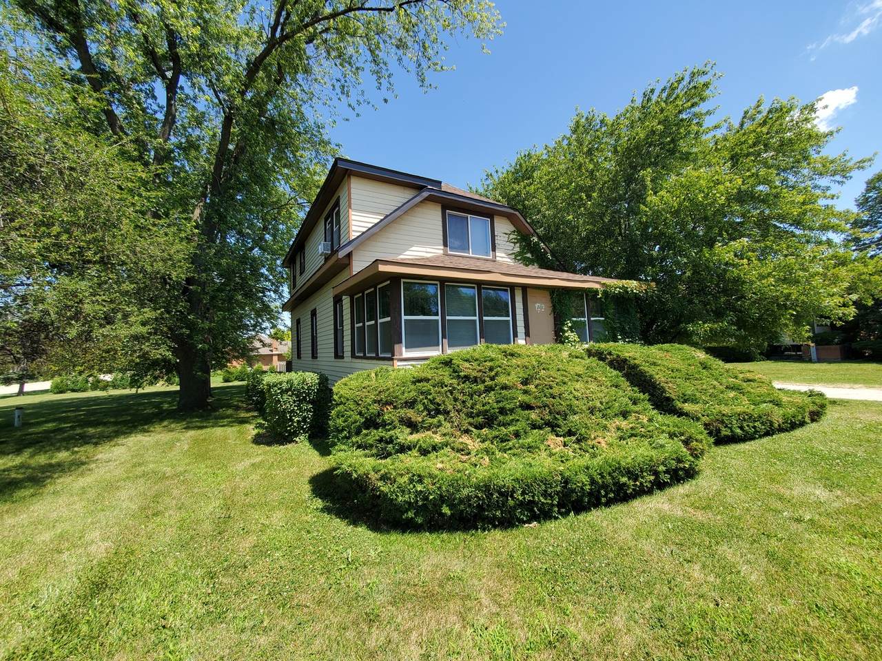 306 Palatine Road - Photo 1