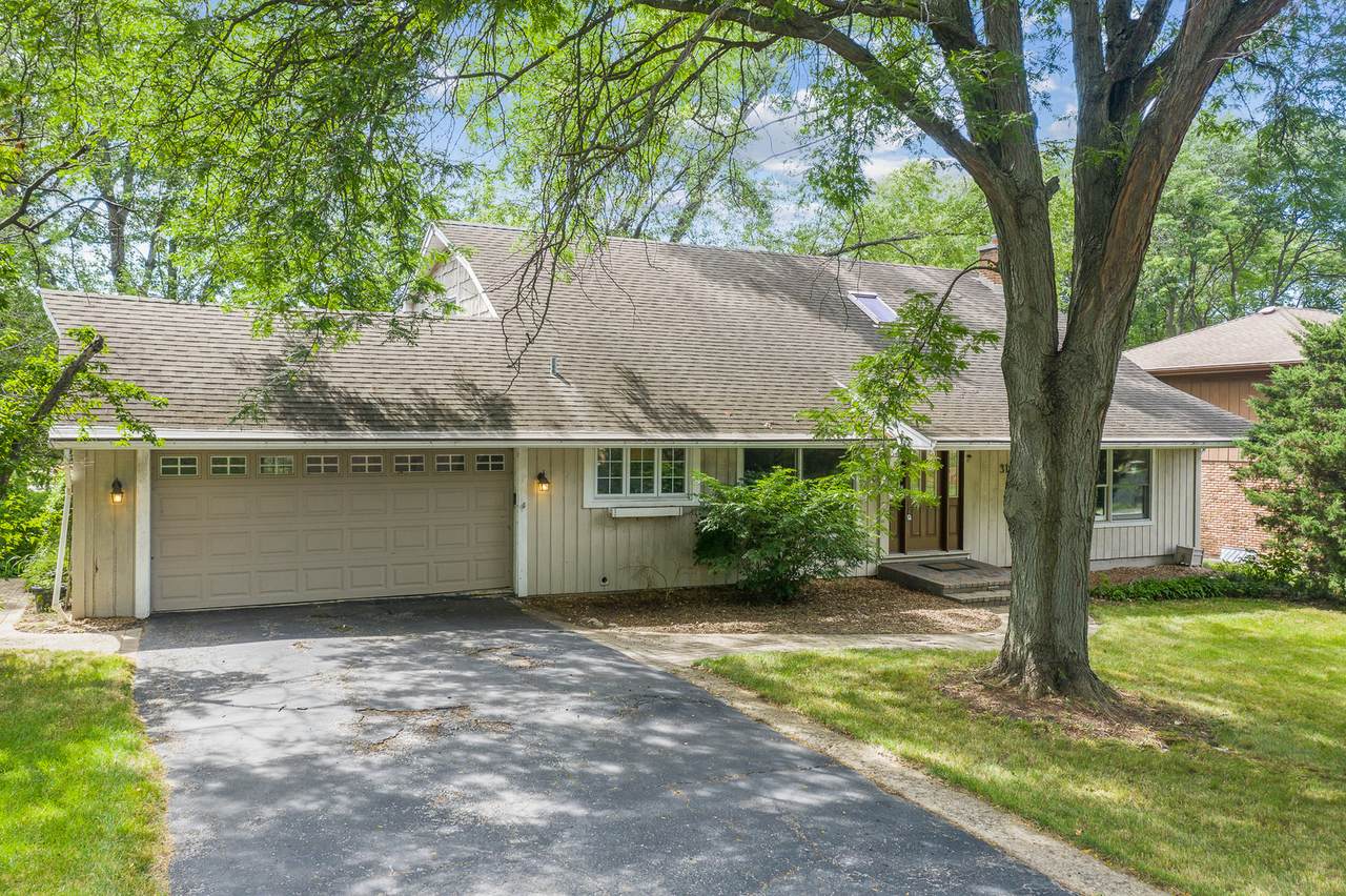 10S312 Hampshire Lane - Photo 1