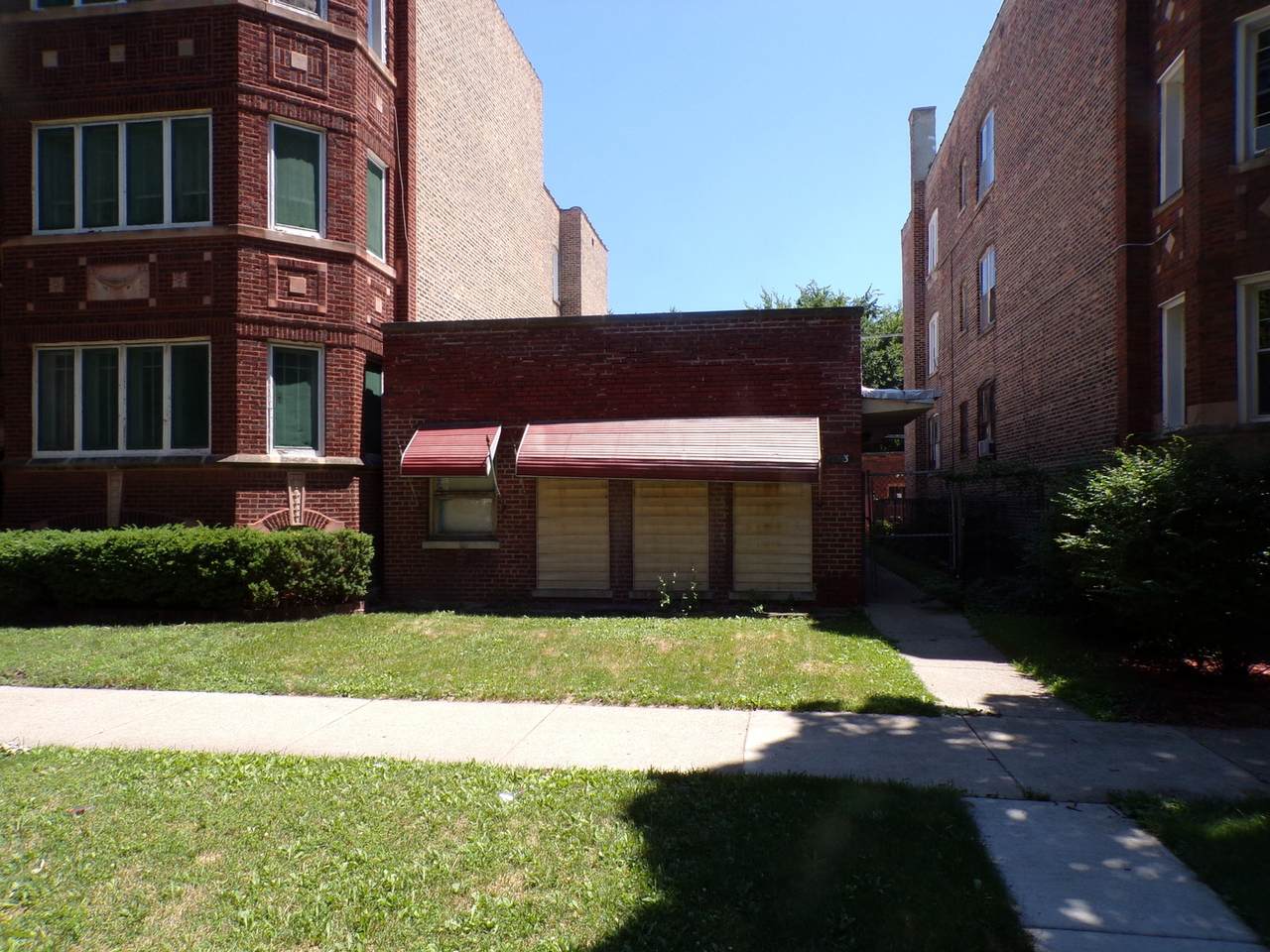 7813 Phillips Avenue - Photo 1
