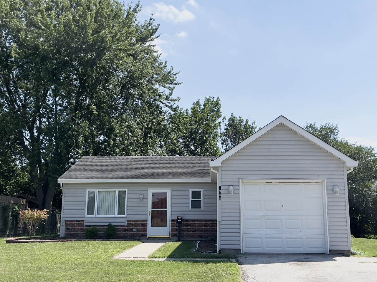 1980 Birch Lane - Photo 1