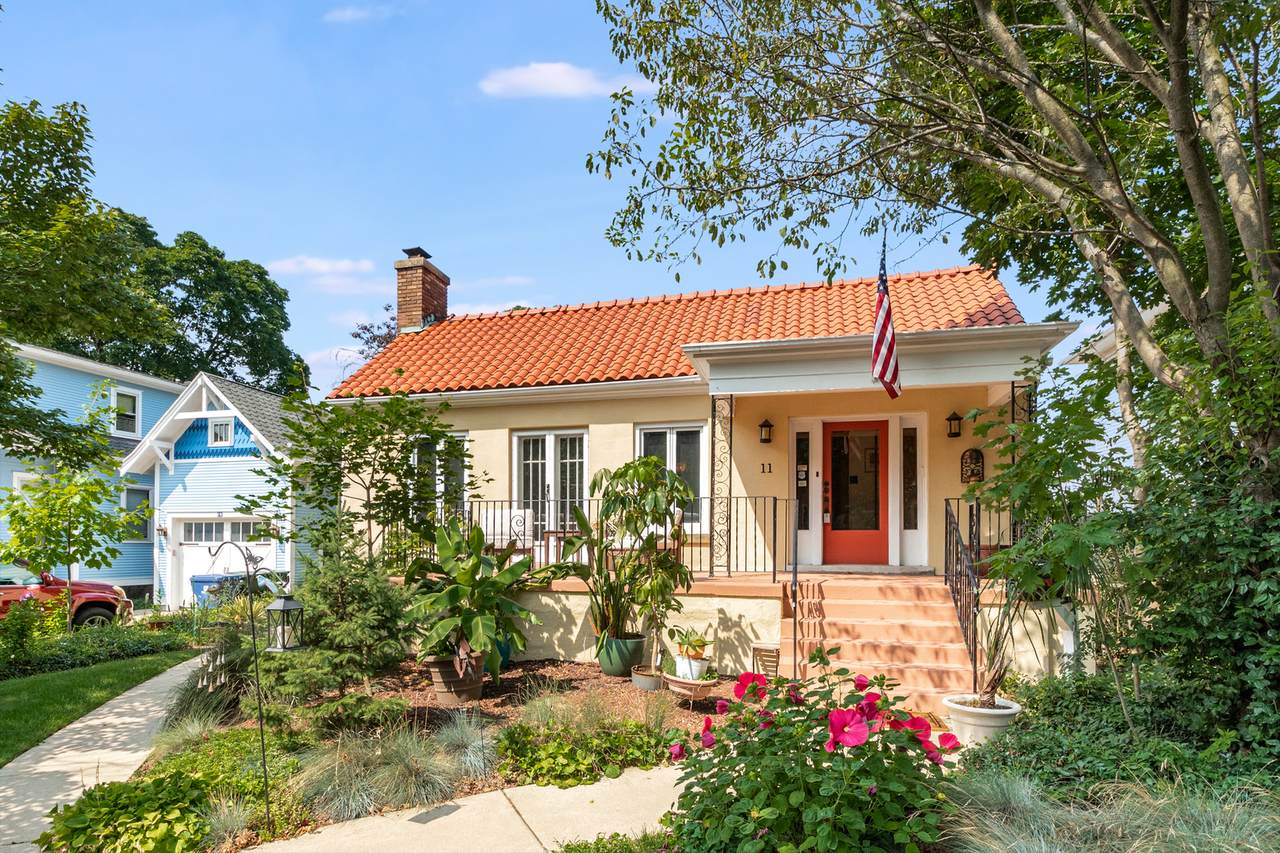 11 Columbia Street - Photo 1