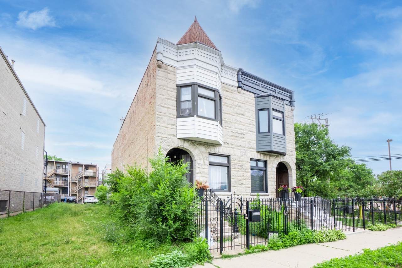 4718 Langley Avenue - Photo 1