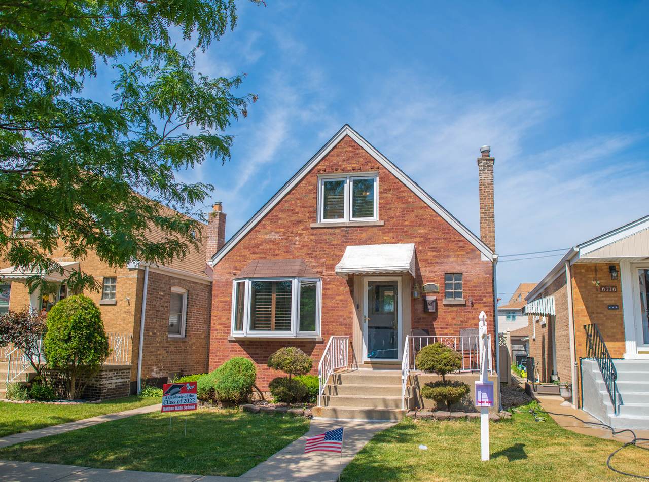 6118 Moody Avenue - Photo 1