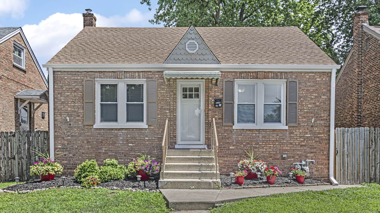 18027 Oakwood Avenue - Photo 1