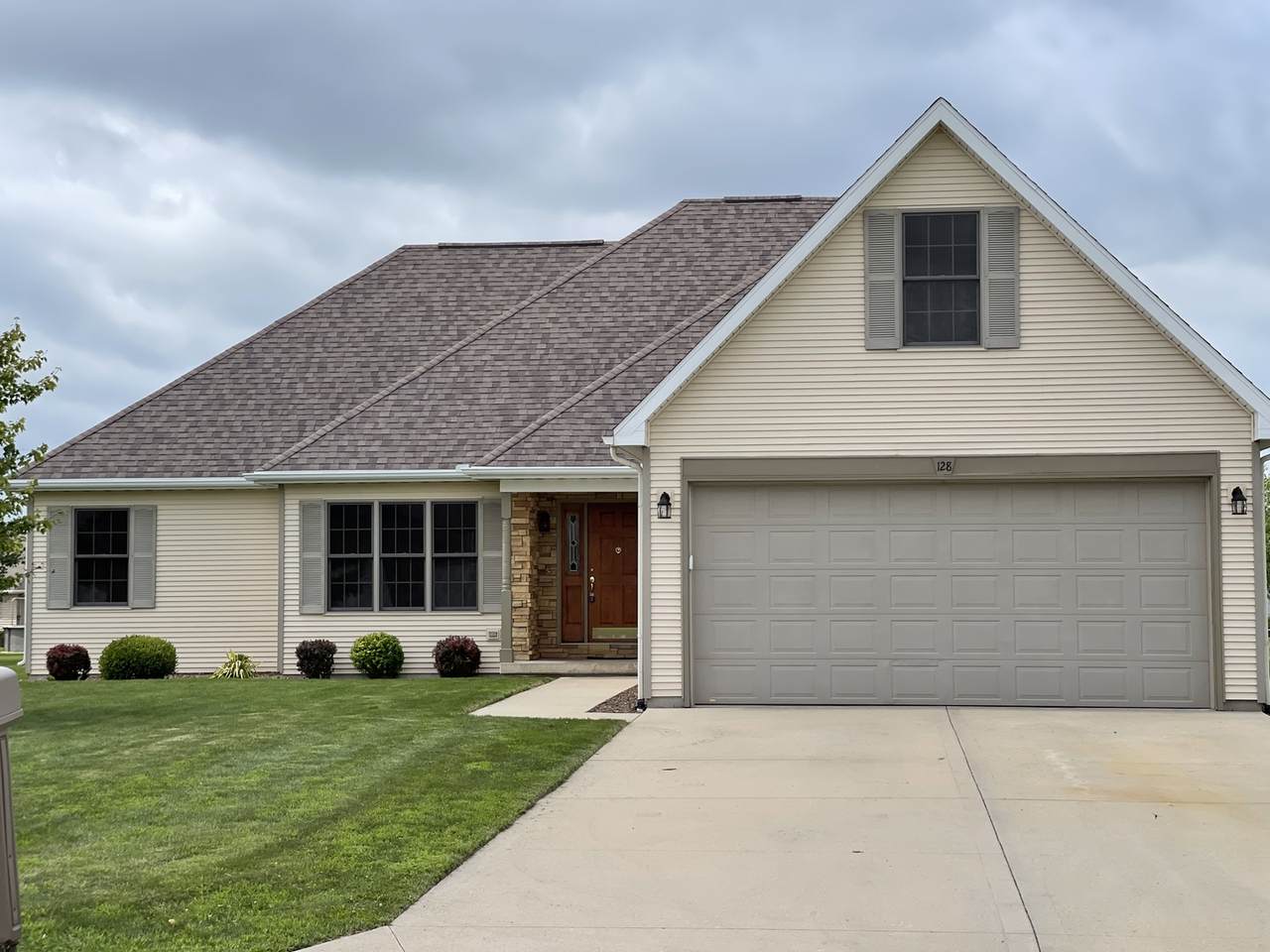 128 Scott Avenue - Photo 1