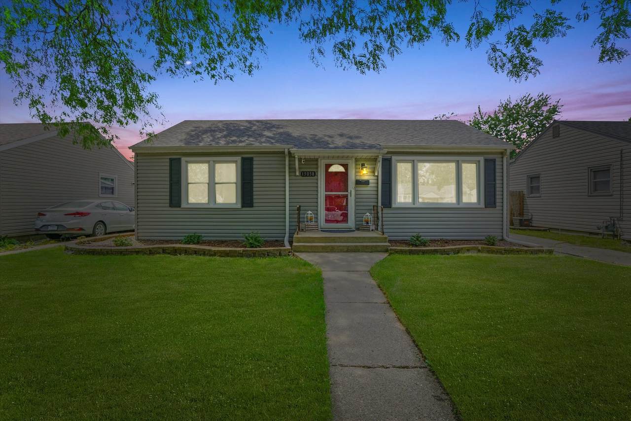 15038 Springfield Avenue - Photo 1