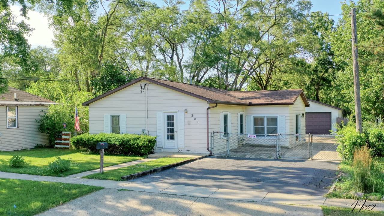 234 Oak Avenue - Photo 1