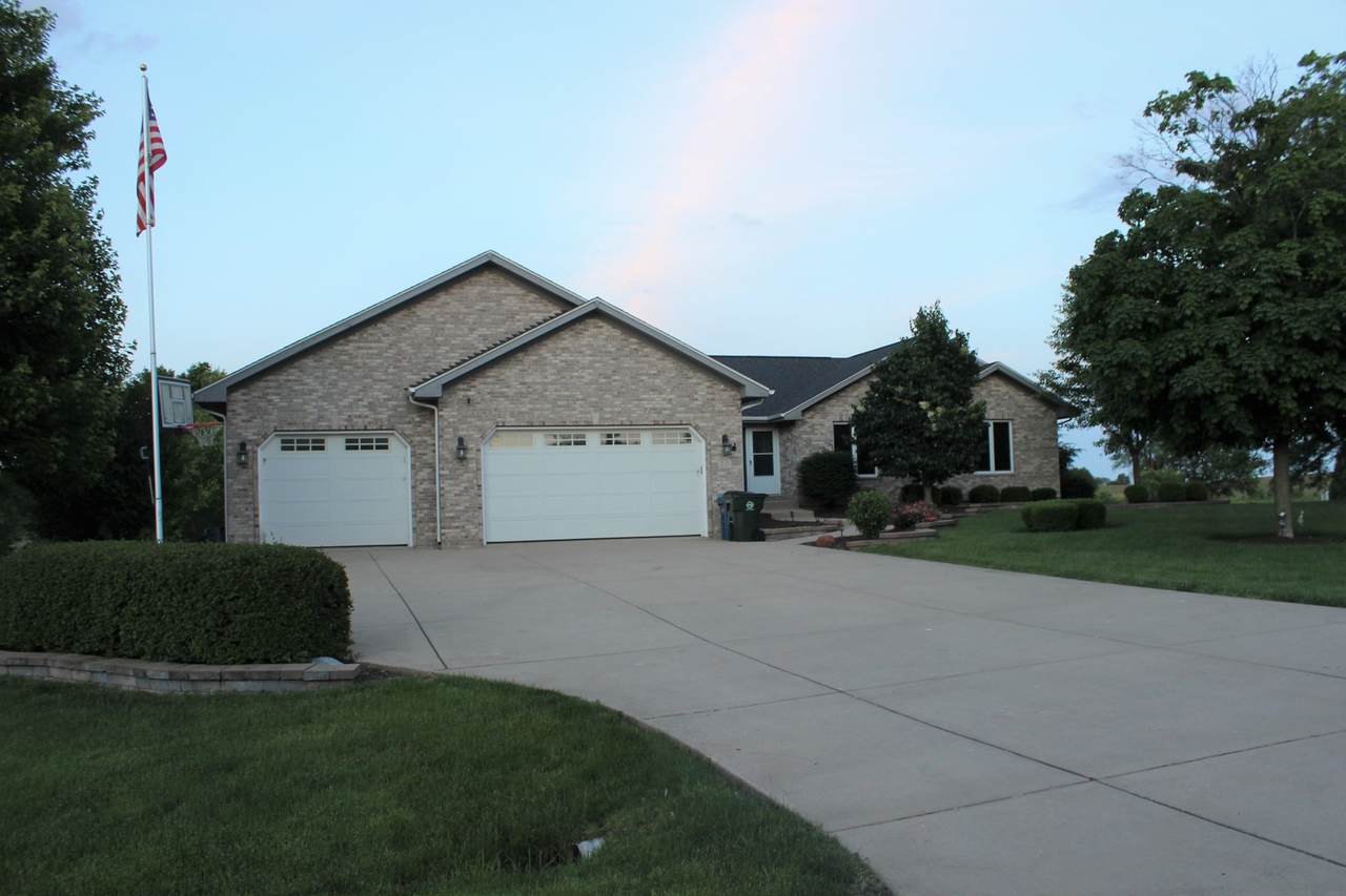 10 Red Hawk Drive - Photo 1