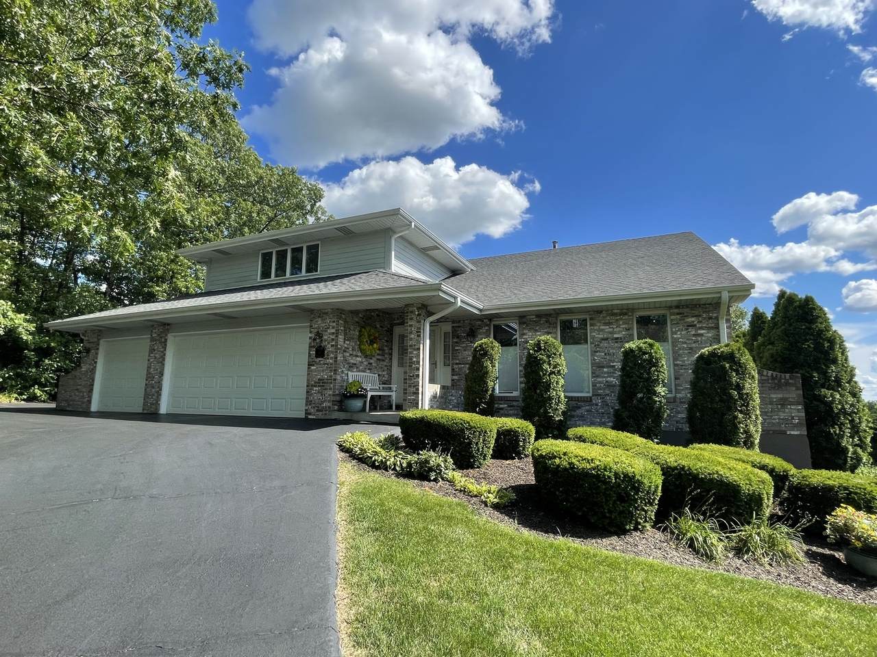 12 Longwood Way - Photo 1