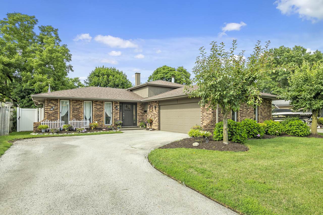 65 Rosewood Lane - Photo 1