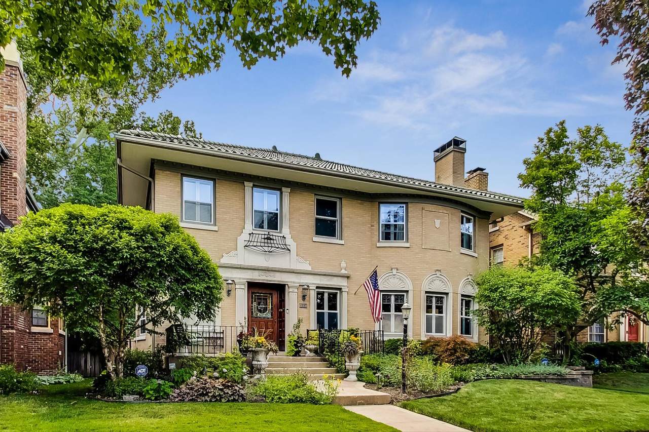 1041 East Avenue - Photo 1
