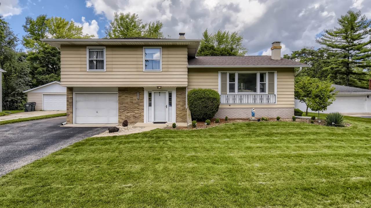 30W242 Claymore Lane - Photo 1