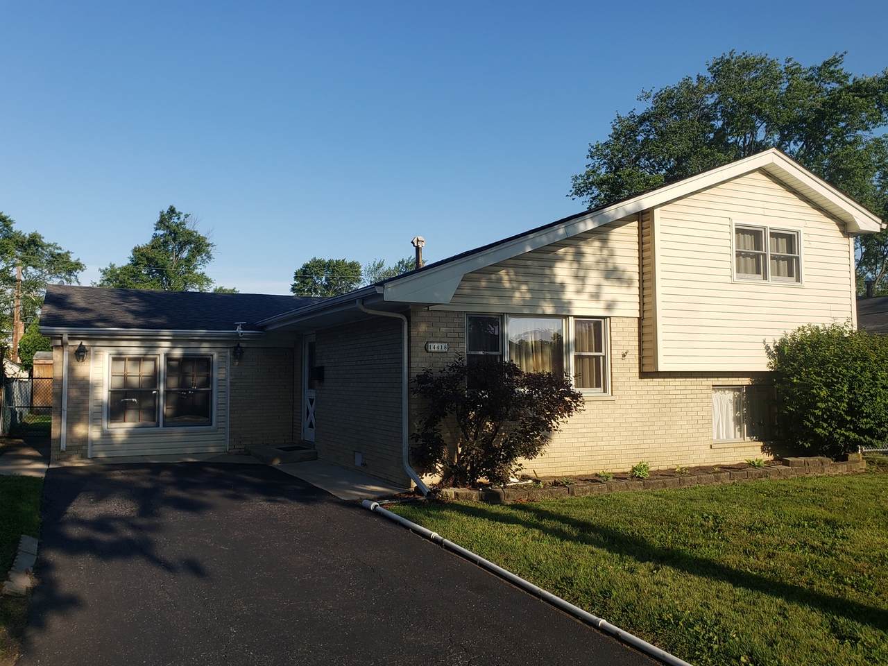 14418 Kedvale Avenue - Photo 1