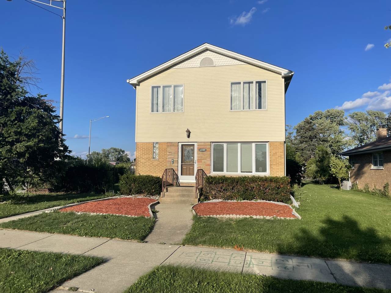 8759 Elmore Street - Photo 1