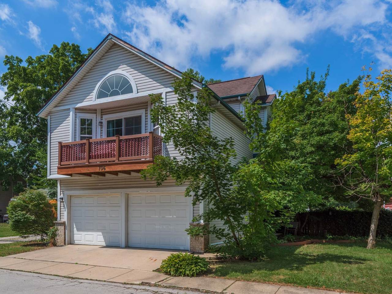 706 Robinson Street - Photo 1