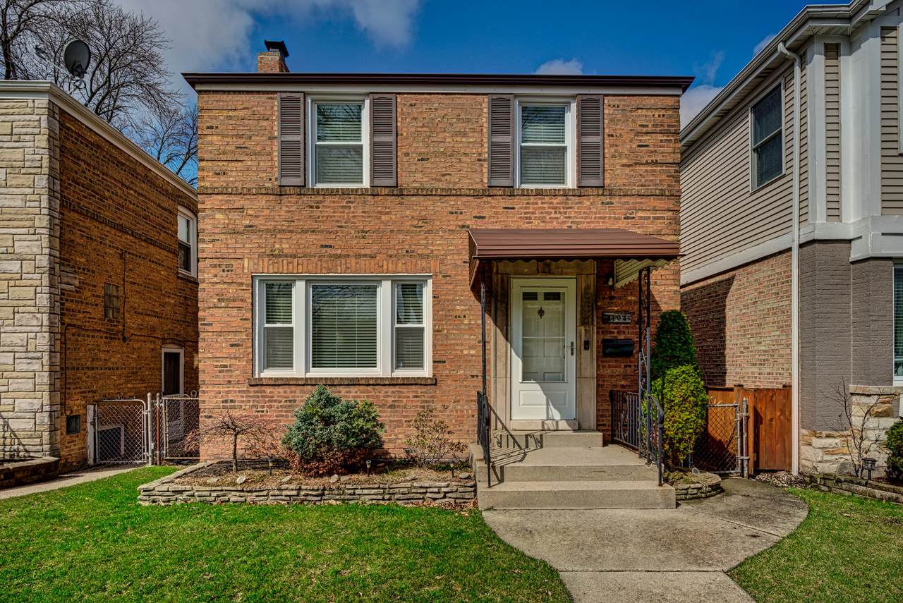 5104 Newcastle Avenue - Photo 1