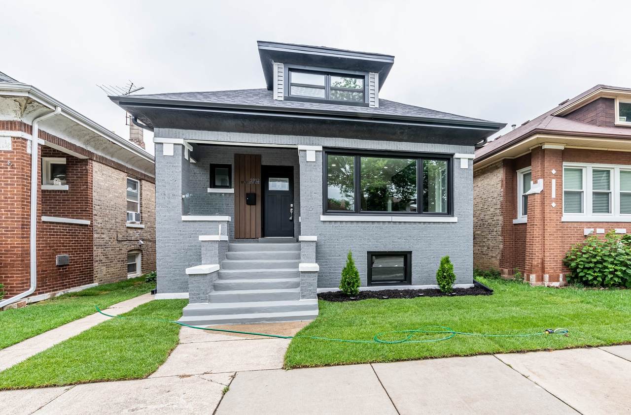 5912 Warwick Avenue - Photo 1