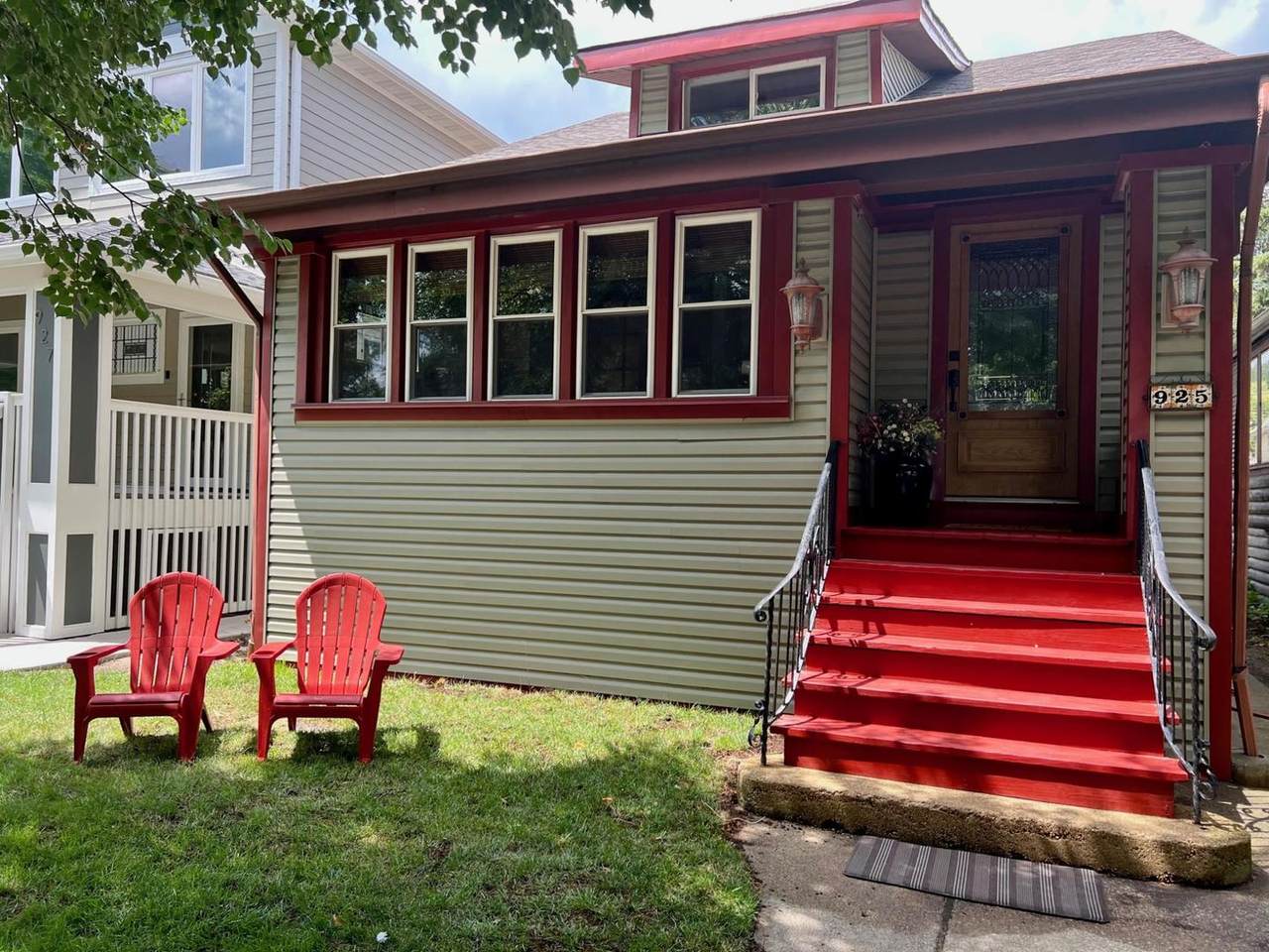 925 Grove Avenue - Photo 1