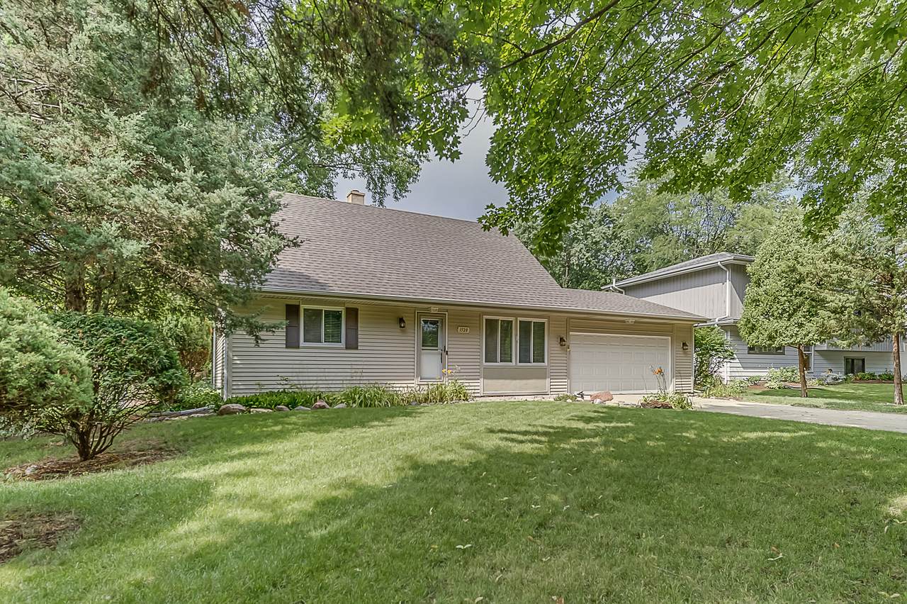 1520 Rita Avenue - Photo 1