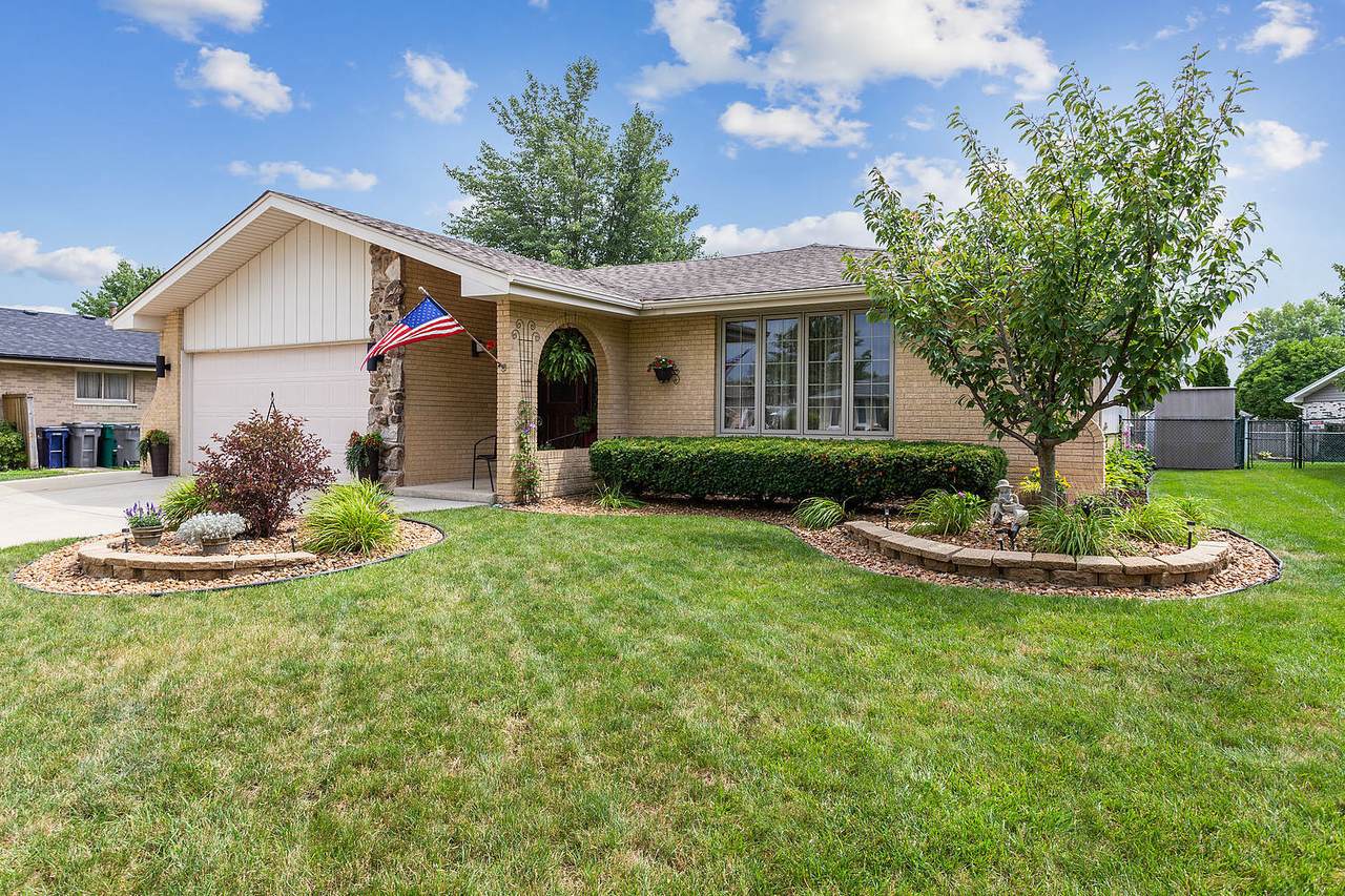 8935 Lunar Avenue - Photo 1
