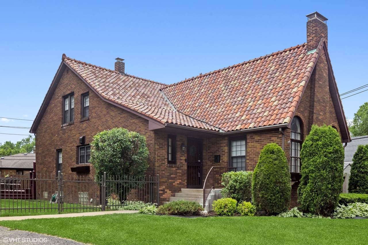 330 Saint Charles Road - Photo 1