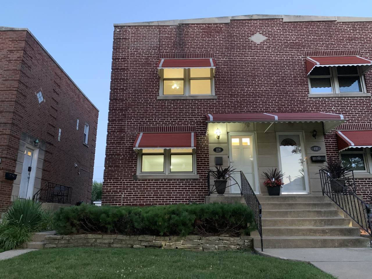 1739 Oak Park Avenue - Photo 1