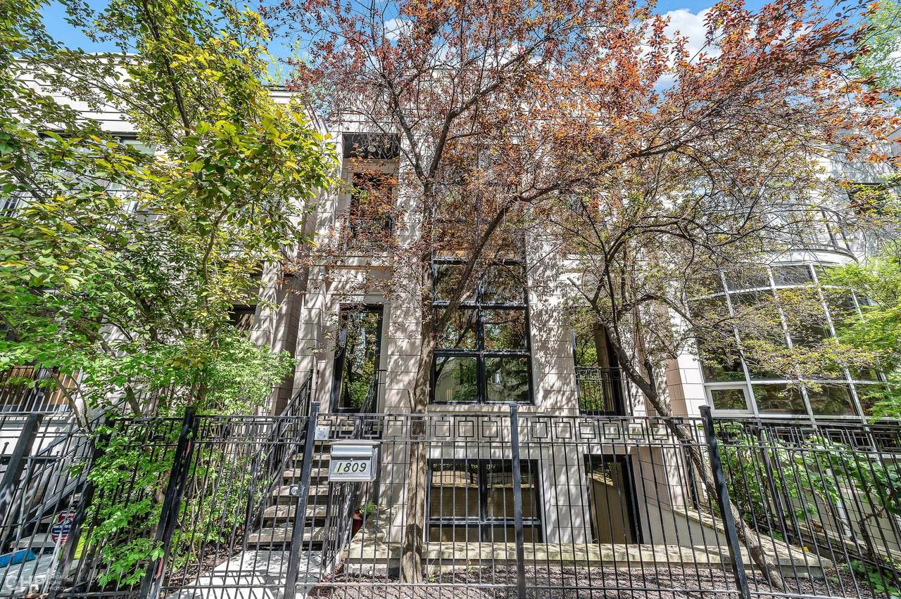 1809 Wolcott Avenue - Photo 1