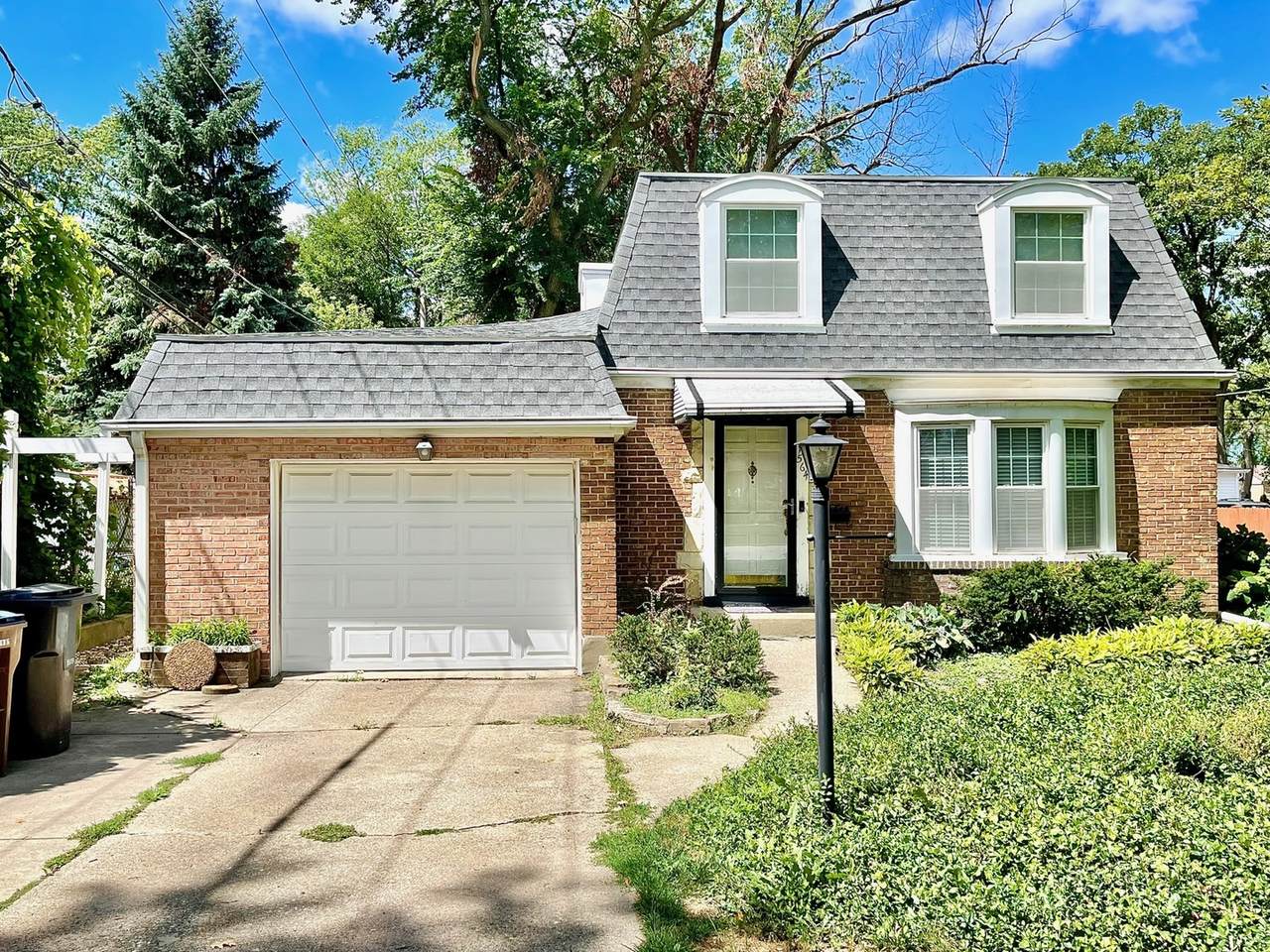 1564 Taft Avenue - Photo 1