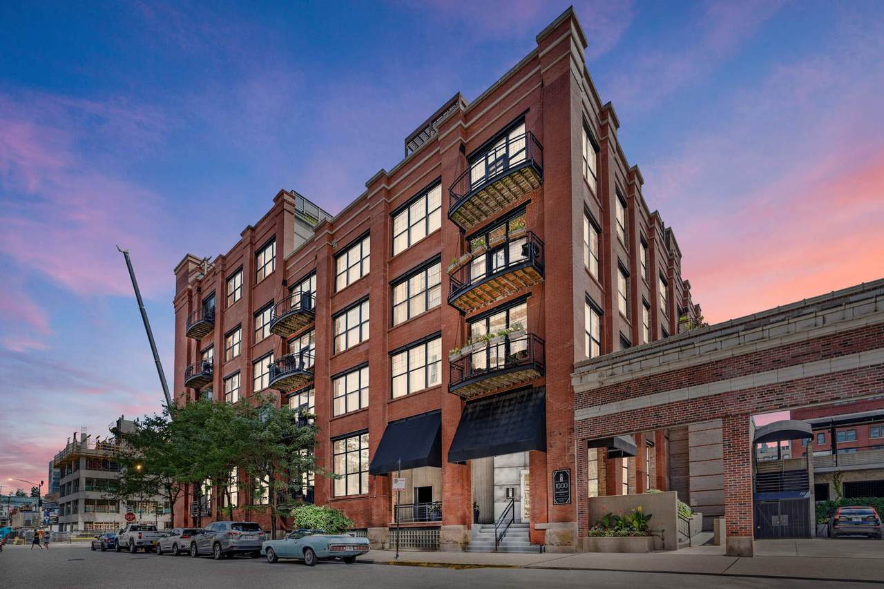 1000 Washington Boulevard - Photo 1