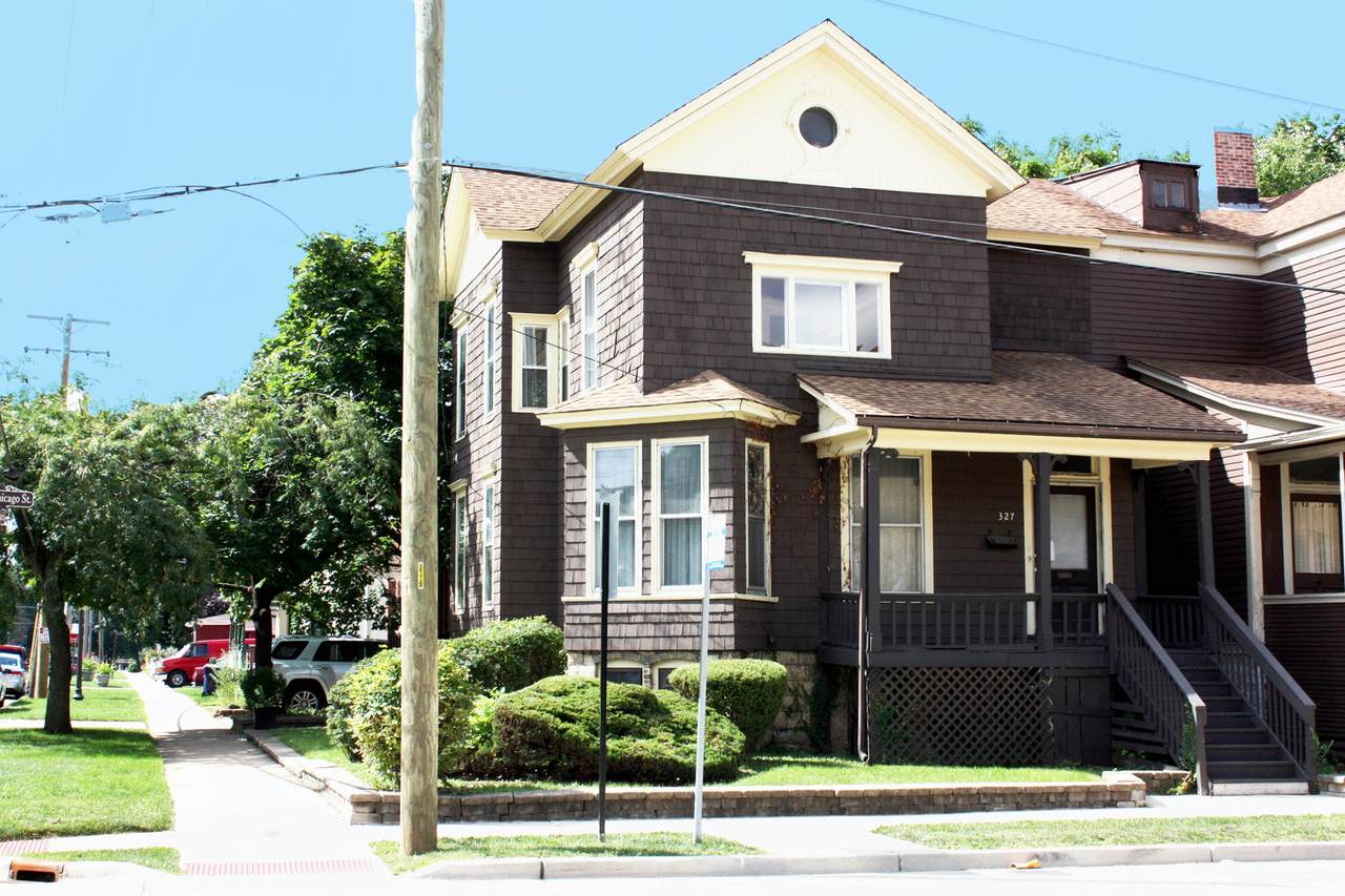 327 Chicago Street - Photo 1