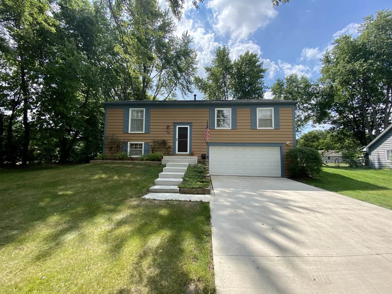 28 Ridgefield Road - Photo 1