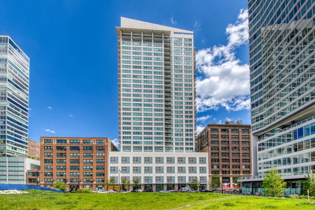 701 Wells Street - Photo 1