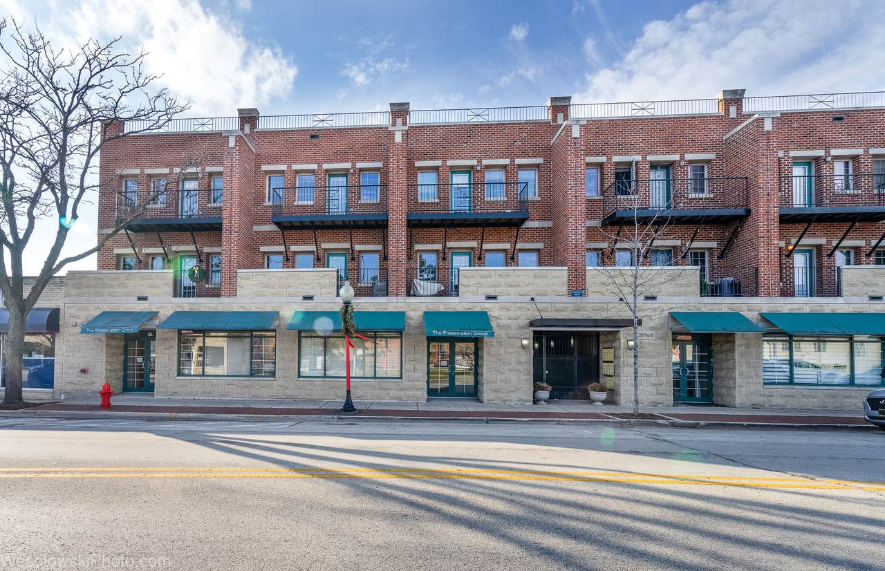 210 Cass Avenue - Photo 1