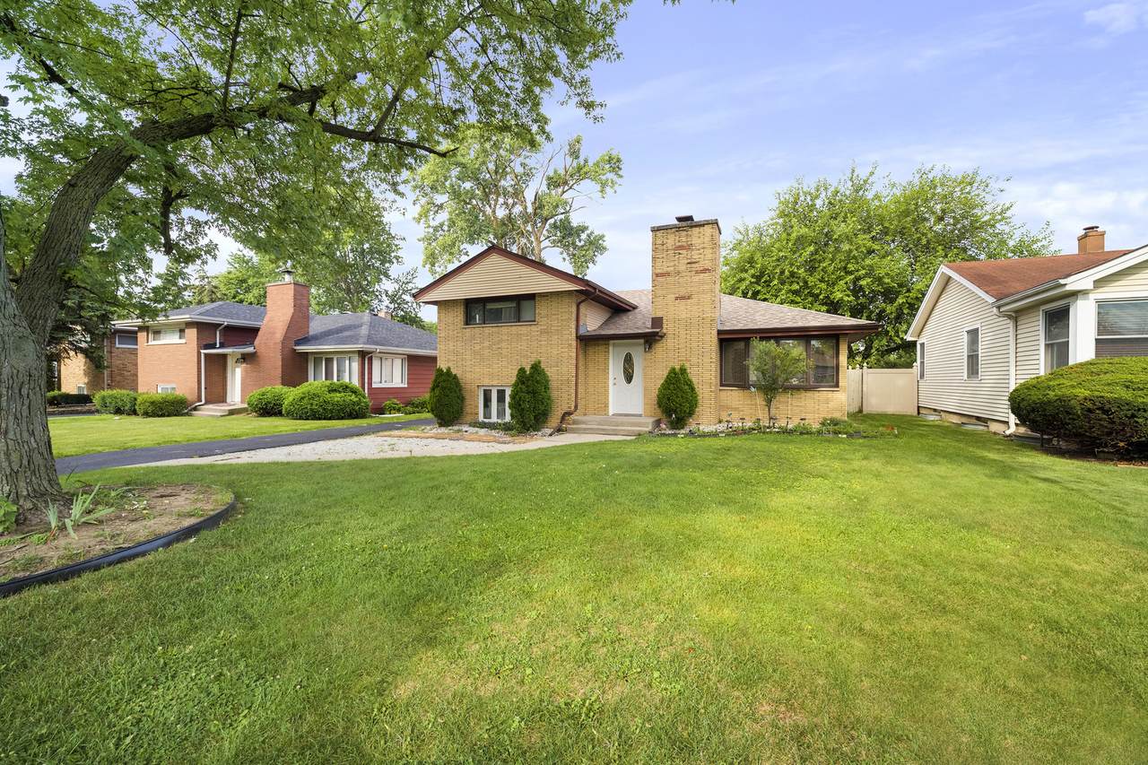9628 Mansfield Avenue - Photo 1