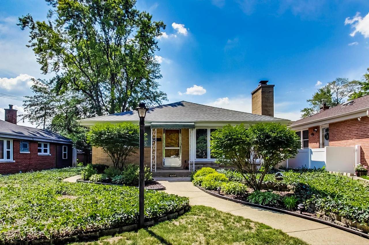 5309 Enfield Avenue - Photo 1